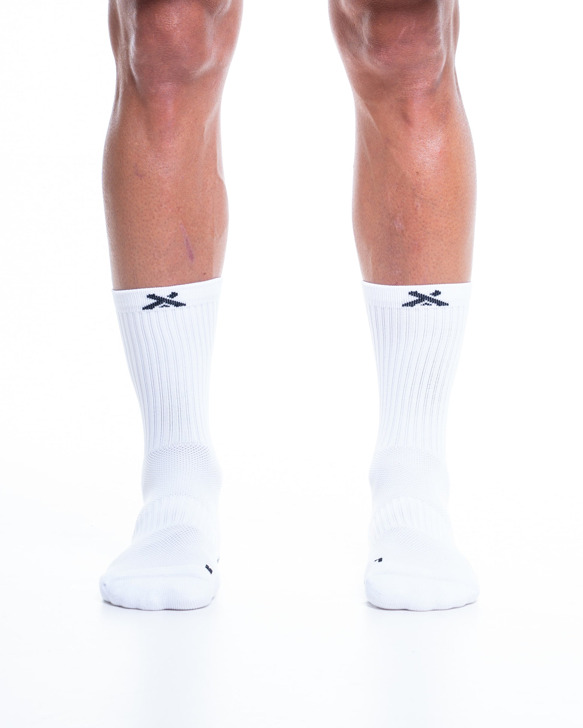Weiße SOXPro Classic getragen, Vorderansicht vom Knie bis zum Fuß